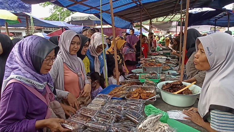 Sehari Jelang Ramadhan, Warga Kendal Berburu Telur Mimi Khas Kaliwungu