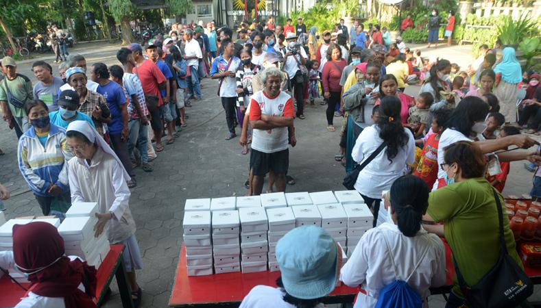 Potret Toleransi di Semarang, Gereja Bagikan Ratusan Paket Makanan Buka Puasa ke Warga 