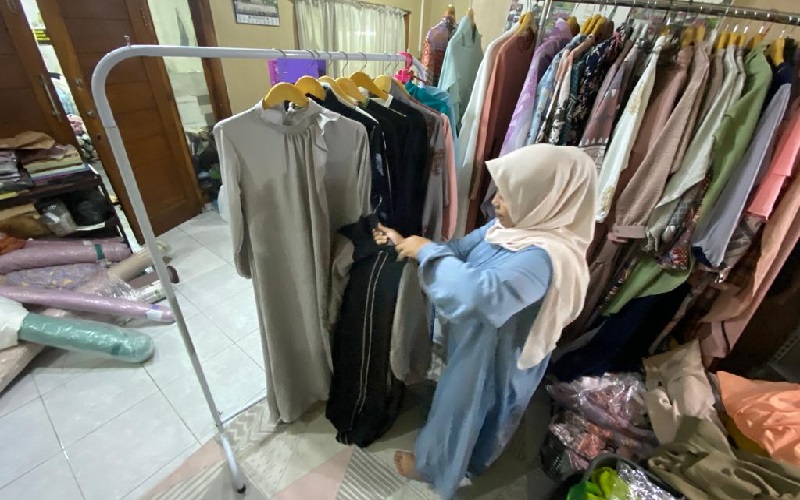 Berkah Ramadan, Pelaku Usaha Busana Muslim di Cimahi Kebanjiran Pesanan