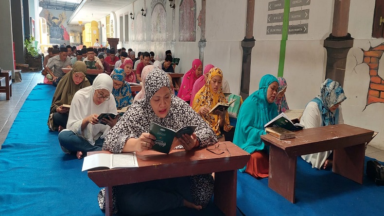 Isi Bulan Ramadhan, Warga Binaan Rutan Salatiga Gelar Tadarusan