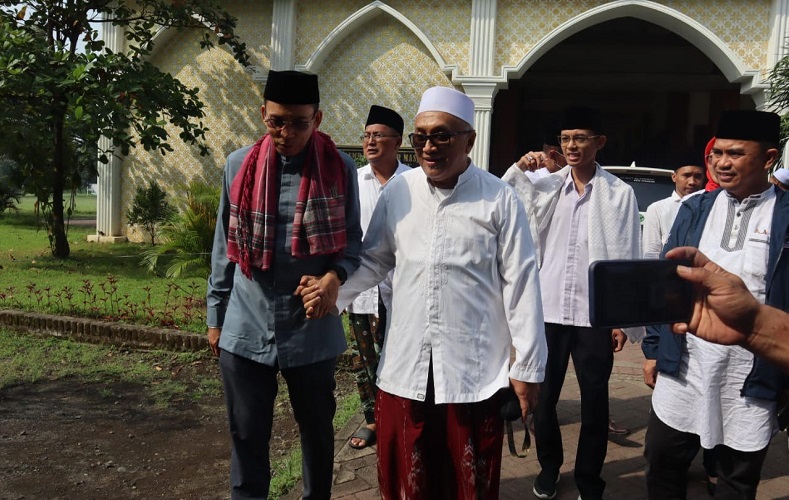 TGB Zainul Majdi Disambut Hangat di Ponpes Bayt Al Hikmah Pasuruan 