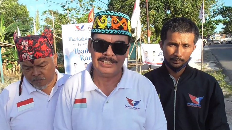 Bagi-Bagi Takjil Jadi Agenda Rutin Partai Perindo Kotawaringin Barat selama Ramadhan