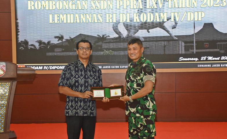  Gubernur Lemhannas Kunjungi Markas Kodam Diponegoro, Ini yang Disampaikan ke Pangdam