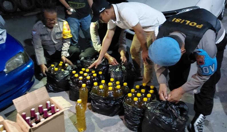 Ratusan Botol Miras Disita Polisi di Cimahi dan KBB, Pedagang Diultimatum