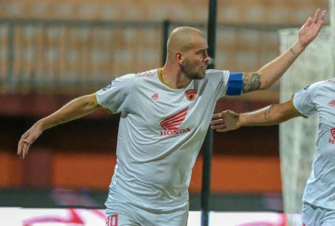 Resmi! PSM Makassar Pecat Wiljan Pluim