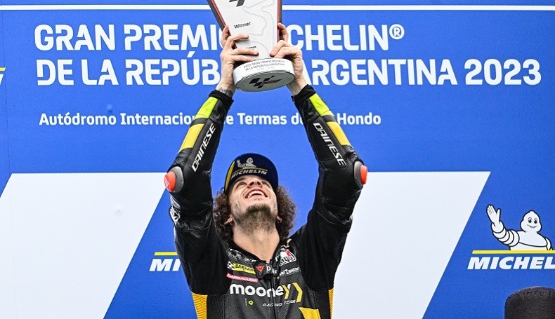 Raih Posisi Tertinggi di MotoGP Argentina 2023, Marco Bezzecchi Dedikasikan Kemenangan Kepada Valentino Rossi 