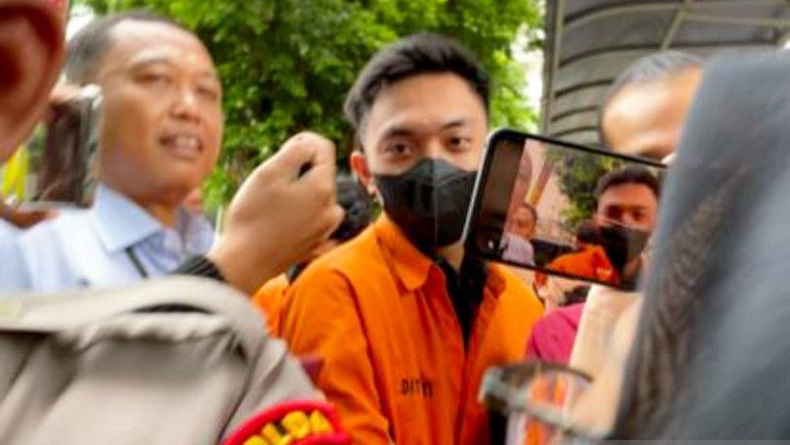 Penampakan Mario Dandy di Sidang Pacarnya AG, Pakai Baju Tahanan Oranye