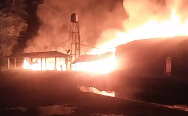 Pasar Tradisional Tatelu, Minahasa Utara Terbakar Hebat 