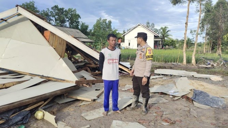 Diterjang Angin Puting Beliung, 60 Rumah di Tulang Bawang Porak Poranda