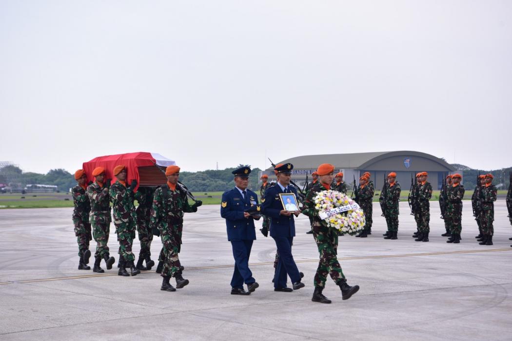 Gugur saat Latihan, Sertu Agung Dilepas dengan Upacara Militer di Lanud Halim