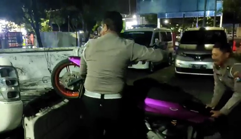 Kecelakaan di Surabaya, Pembalap Liar Tewas Tabrak Truk saat Pacu Motor