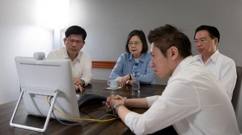 Jelang Pertemuan dengan Kevin McCarthy, Tsai Ing-wen Bahas Situasi Regional Bareng Pejabat Senior