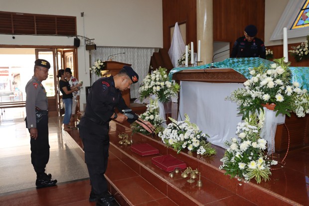 Jamin Keamanan Umat Katolik saat Paskah, Tim Jibom Polda DIY Lakukan Sterilisasi Gereja di Bantul