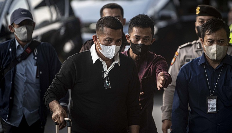 KPK Cegah 10 Orang ke Luar Negeri Usut Kasus Suap Bupati Meranti