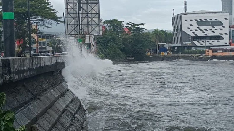 BMKG Ingatkan Nelayan Waspadai Gelombang 4 Meter di Perairan Sulawesi Utara