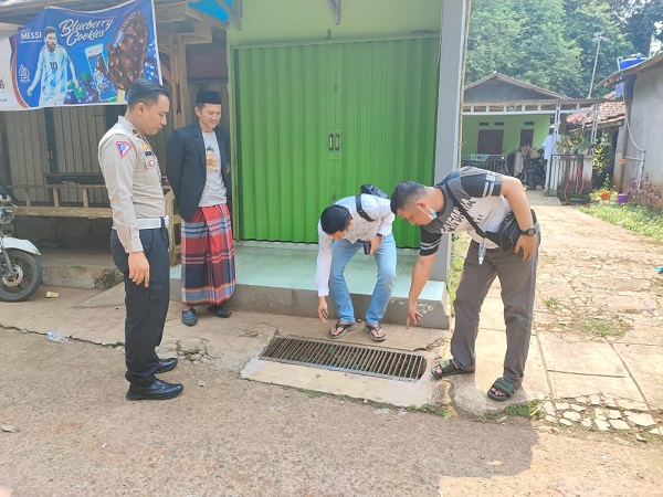 Kepergok Curi Besi Penutup Saluran Air, Pria di Cileungsi Babak Belur Dihajar Massa