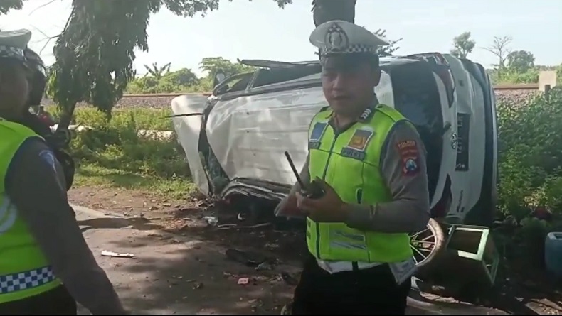 Kecelakaan di Lamongan, Minibus Tabrak Pemotor dan Pejalan Kaki hingga Tewas