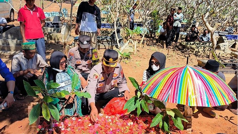 Suami Istri Korban Dukun Pengganda Uang di Banjarnegara Dimakamkan di Pesawaran