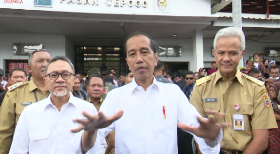 Jokowi Cek Bahan Pokok di Pasar: Harga Turun Semua, Rawit Rp20.000 per Kg