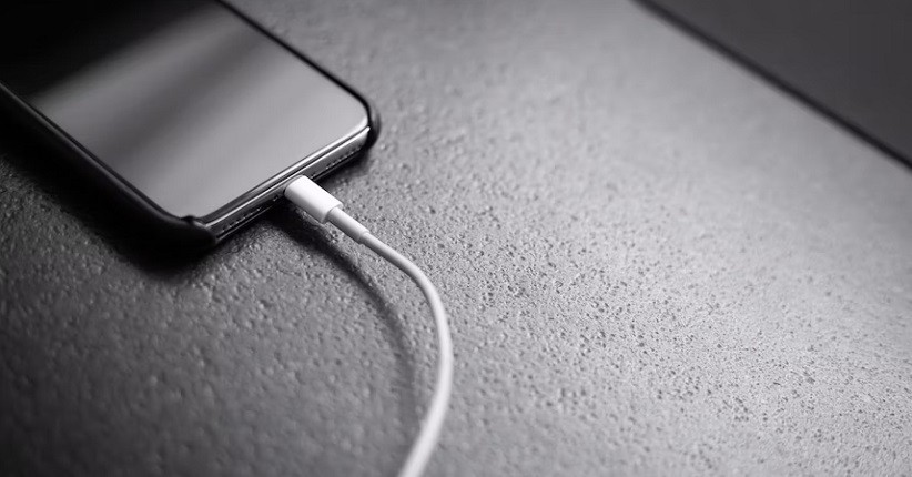 Jangan Charger HP di Tempat Umum, Berisiko Kena Hack