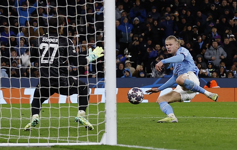 Pecah Telur! Erling Haaland Akhirnya Kalahkan Bayern Munchen