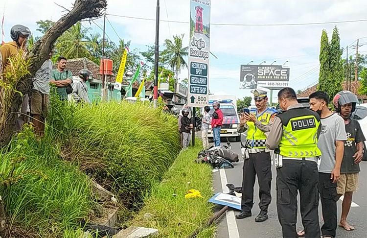 Ngantuk, Pemotor di Bantul Tewas Tabrak Rambu Lalu Lintas