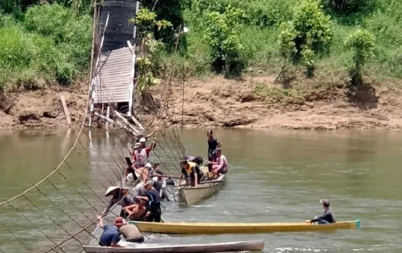 Dinas PUPR Tangani Jembatan Gantung Putus di Sungai Mendalam Kapuas Hulu
