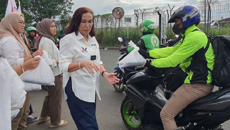 Dapat Paket Takjil Gerkindo, Pemotor: Alhamdulillah Bisa Bantu Kita