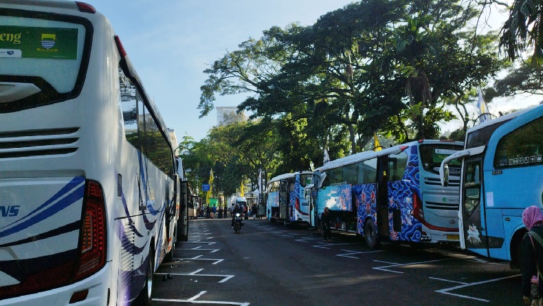 OTT KPK, Yana Mulyana Batal Lepas Mudik Gratis di Balai Kota Bandung 