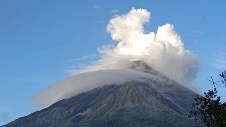 PVMBG Pastikan Status Gunung Karangetang Sulut Masih Siaga