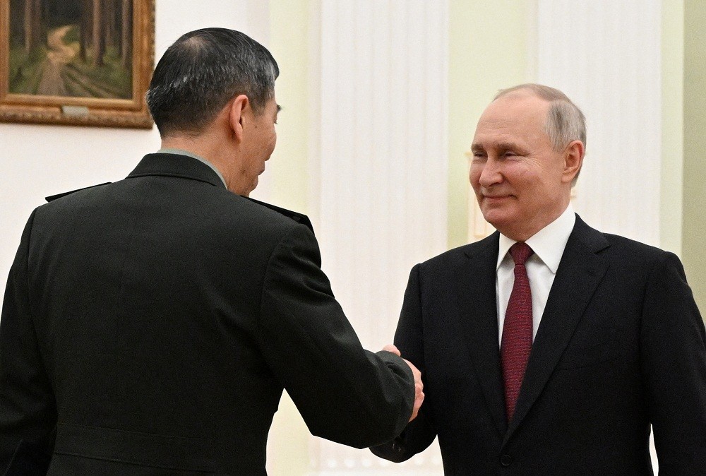 Putin Bertemu Menhan China di Moskow, Bahas Kerja Sama Militer