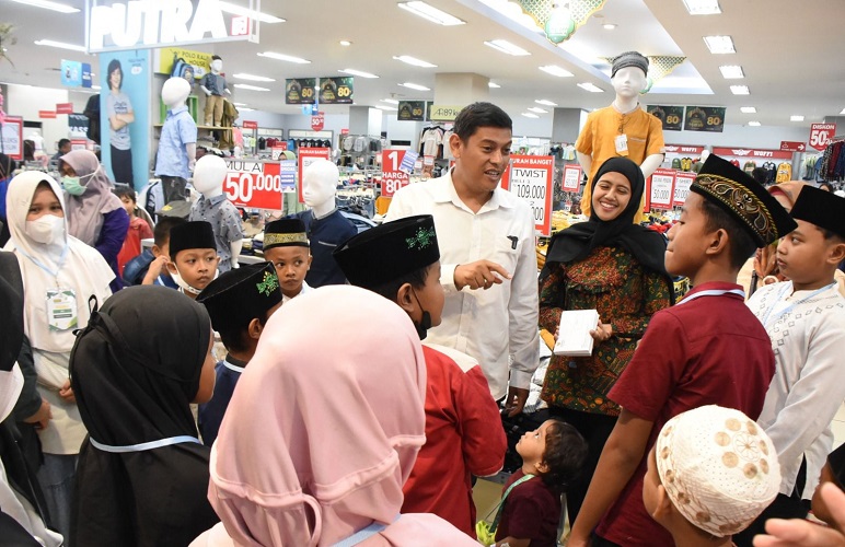 Wali Kota Kediri Jadi Orang Tua Asuh Sehari bagi 30 Anak Yatim se-Kota Kediri