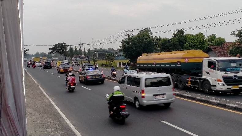 Imbas One Away di Tol, Volume Kendaraan di Jalur Pantura Indramayu Meningkat