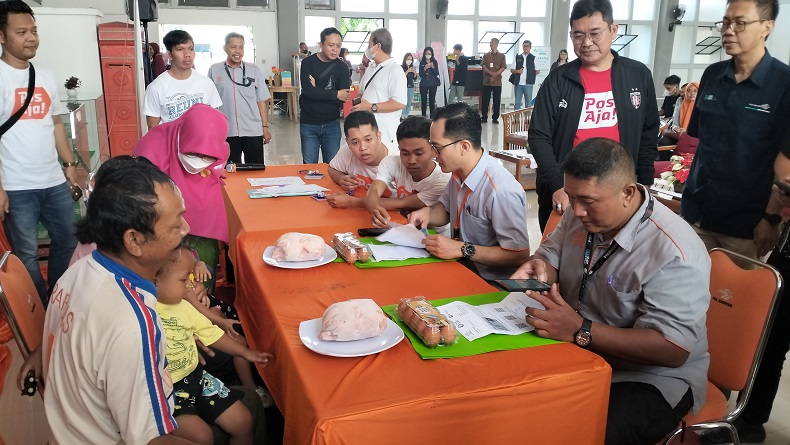 Puluhan KK di Solo Terima Bantuan Pangan Pengentasan Stunting