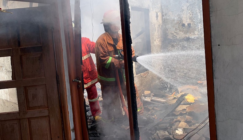 Kebakaran Rumah di Kaliabang Bekasi Diduga akibat Korsleting, Kerugian Materiel Rp750 Juta