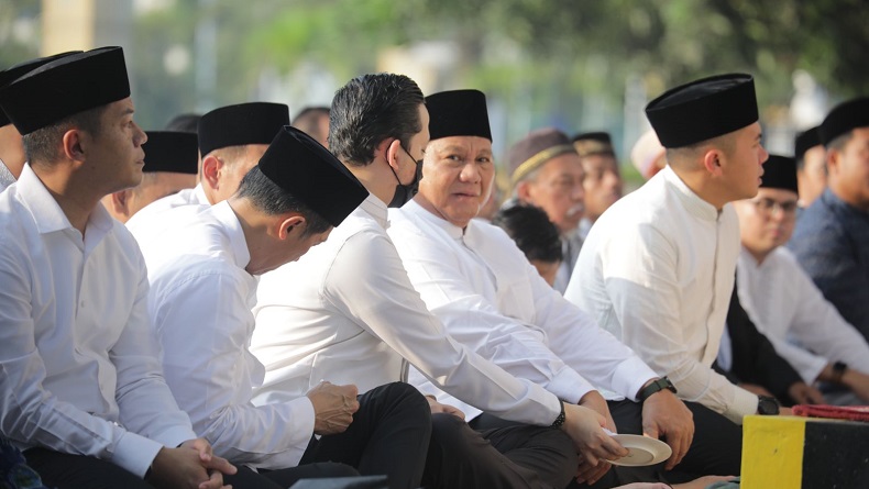 Prabowo Sholat Idul Fitri di Masjid Agung Al Azhar, Maknai Hari Raya untuk Introspeksi dan Tingkatkan Ibadah