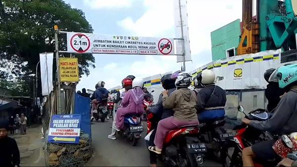 Penutupan Jembatan Cikereteg Ditunda, Lalin Masih Normal untuk Motor