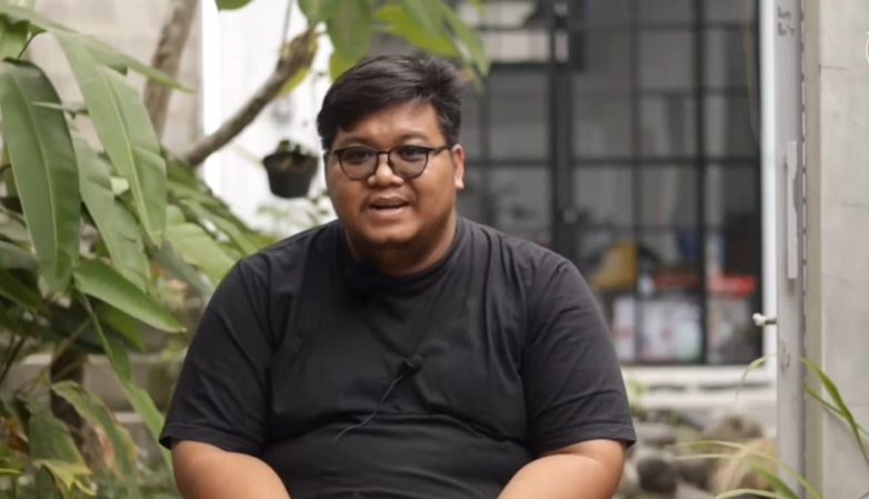 Pernah Rugi Rp200 Juta, Pria Ini Pilih Jualan Kulit Ayam Crispy