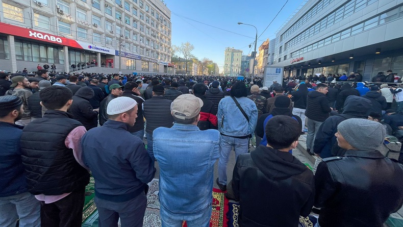 Cerita Mahasiswa Majalengka Lebaran di Rusia, Khusyuk meski Sholat Id di Jalan Raya