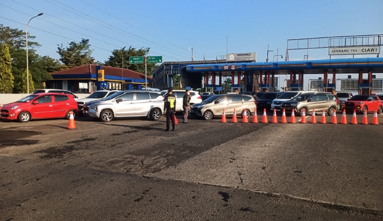 Ciawi Arah Puncak Bogor Diberlakukan Contra Flow Imbas Jagorawi Macet Parah
