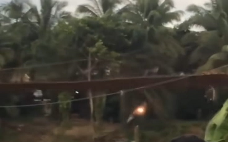 Jembatan Dihantam Angin Kencang, Remaja Perempuan Jatuh ke Sungai di Muara Enim 