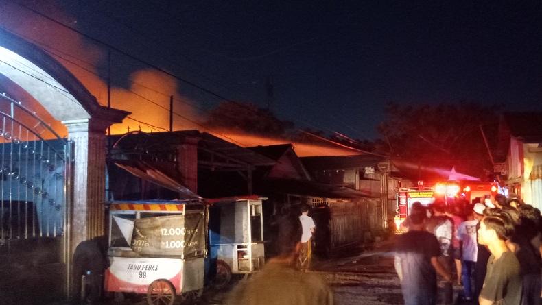 Kebakaran di Cikarang Utara, Gudang dan 11 Rumah Diamuk Si Jago Merah
