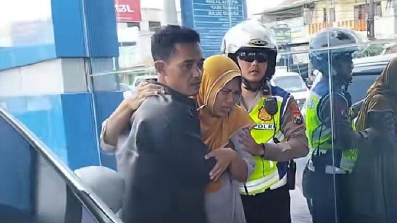 Viral Aksi Polisi Selamatkan Ibu Hamil Hendak Melahirkan yang Terjebak Kemacetan
