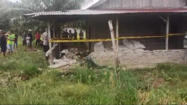 Pemuda Labura Ditemukan Terkapar oleh Ortu di Rumah Kosong, Tewas akibat Luka Bacok