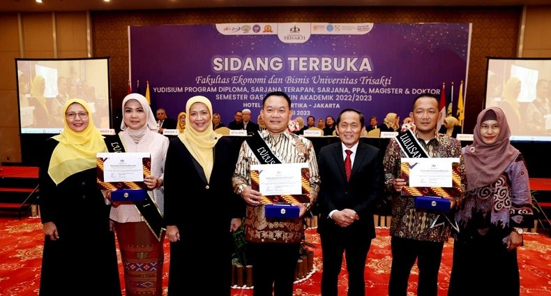 Jenderal Dudung Jadi Lulusan Terbaik Program Doktor FEB Universitas Trisakti