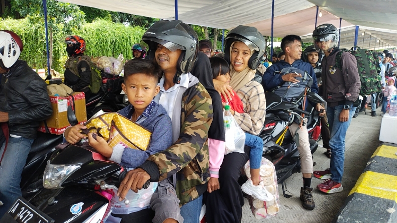 Cerita Pemudik Asal Lampung, Nekat Bonceng 5 Orang Naik Motor untuk Pulang ke Banten