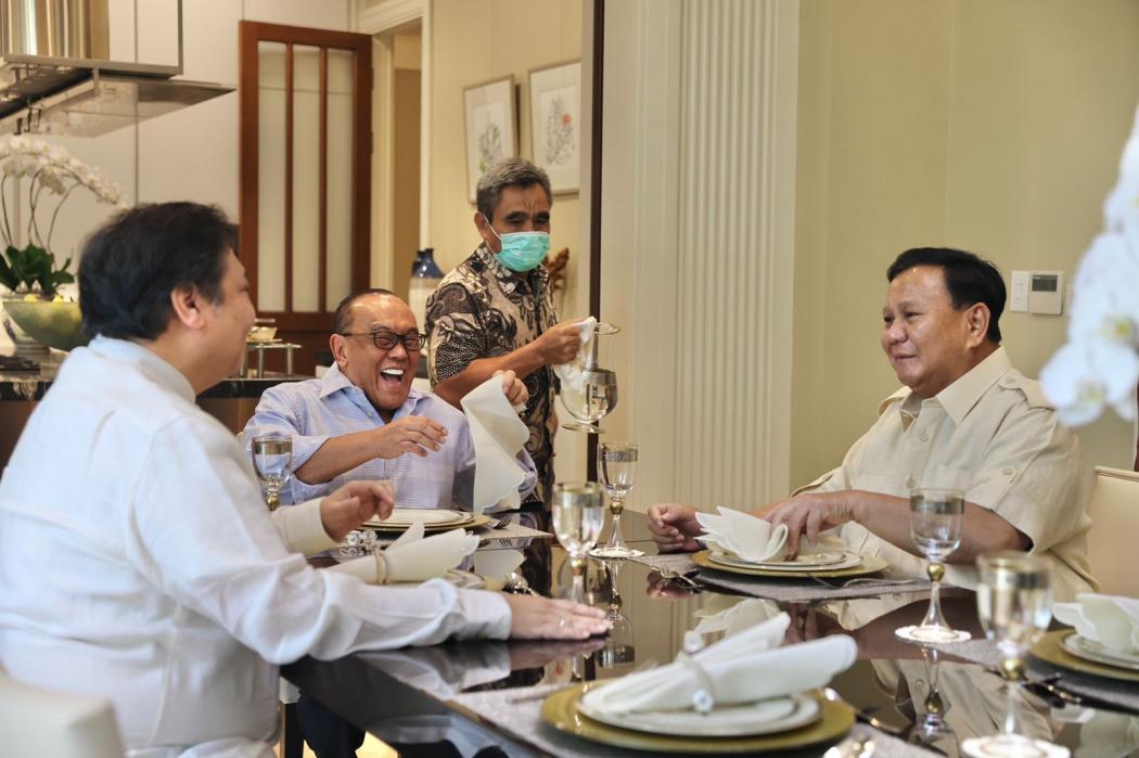 Momen Akrabnya Aburizal Bakrie, Airlangga, dan Prabowo Santap Siang Bersama