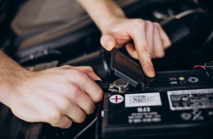 5 Tahapan Pasang Aki Mobil yang Tepat, Jangan Sampai Salah Mudah Kok!