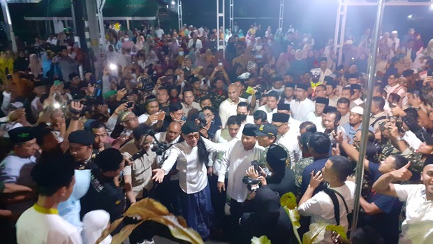  Ribuan Jemaah Sambut Prabowo Subianto di Pondok Pesantren Ora Aji Milik Gus Miftah
