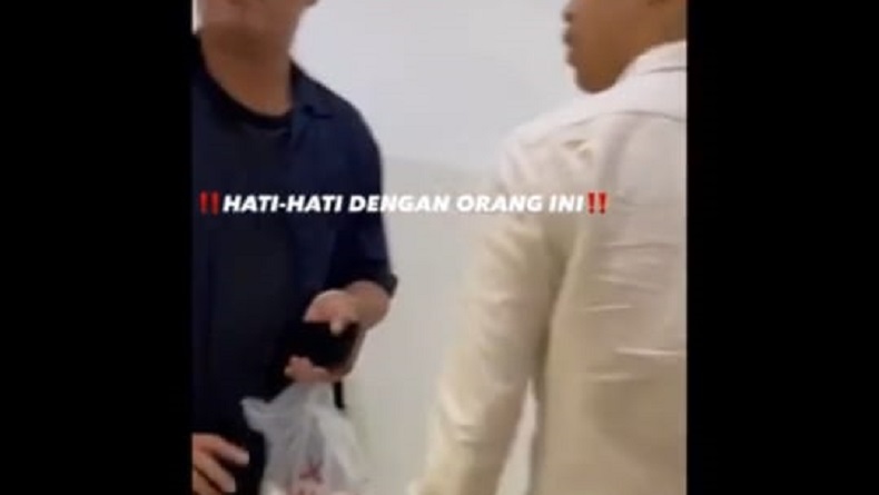 Viral Pria Diduga Jadi Korban Pelecehan Seksual di Toilet Laki-laki